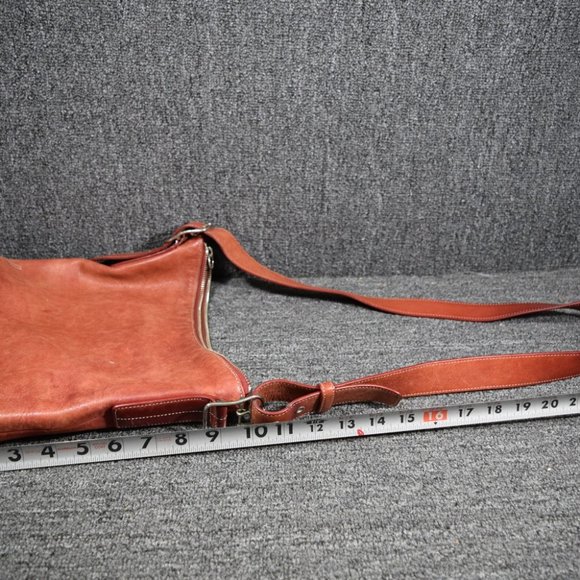 Coach Leather Shoulder Bag M2S-9326 - Picture 2 of 6